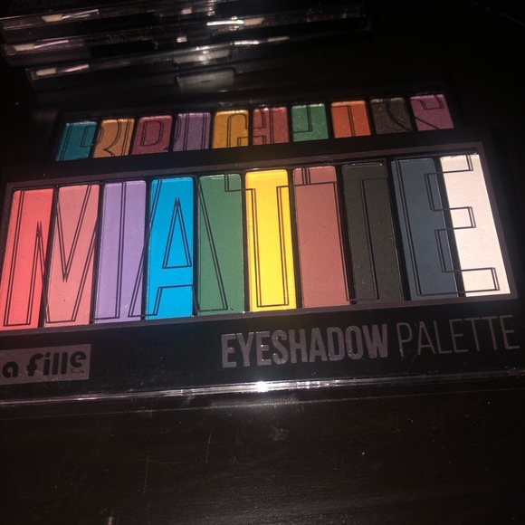 Makeup - Picture 5 of 8